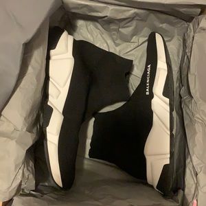 Balenciaga Speed Sock Runner Sneakers sZ 41 Retail $825